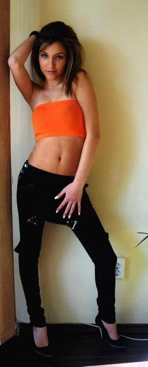 Connect with Nina (21) in West Virginia | Adult Dating