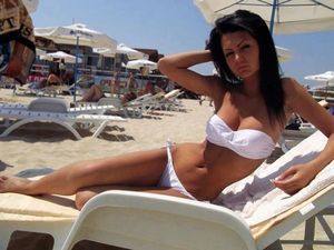 Carla (22) in Georgia | Private Adult Dating Profile