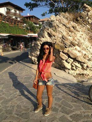 Emma (25) in Pennsylvania | Casual Dating with Older Men