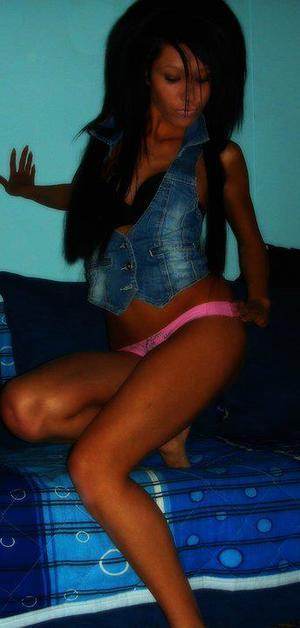 Photo of Tiara (30) from California dating profile