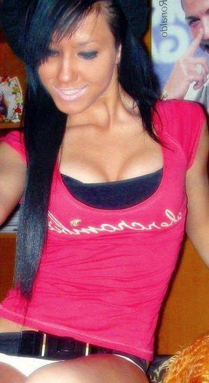 Alana (22) in Illinois | Casual Dating with Older Men