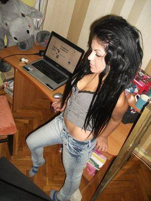 Alyvia (28) in Pennsylvania | Casual Dating with Older Men