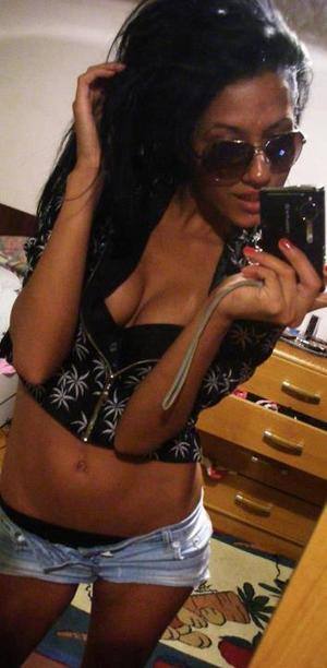 Ericka, 18 from Connecticut | Older Men and Younger Women Dating