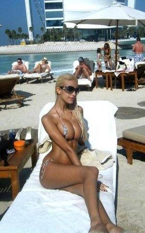 Meet Clarissa (29) from California | Same-Night Dating