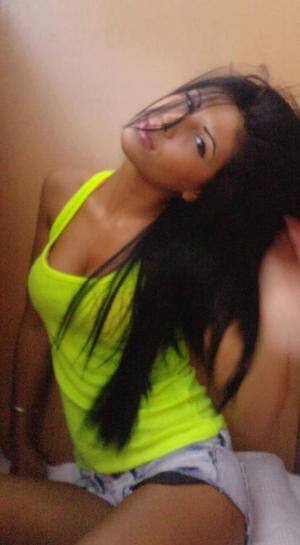 Chat with Adriana (28) | California Hookups Available Now