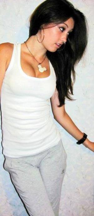 Ellen (23) in Tennessee | Hookup Tonight