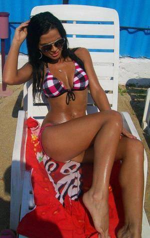 Sienna (22) in Ontario | Hookup Tonight