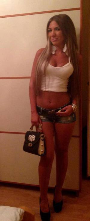 Chat with Lacy (24) | Missouri Hookups Available Now