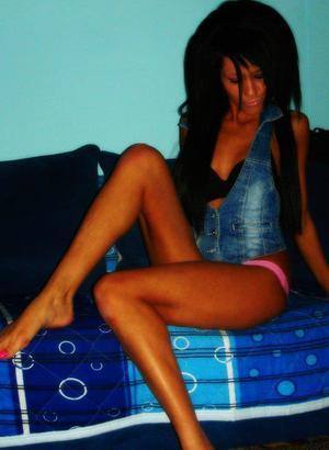 Meet Aliya (21) from Wisconsin | Same-Night Dating