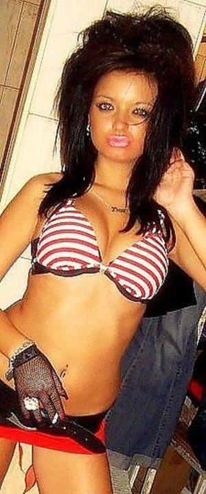 Takisha from Muskego, Wisconsin is looking for adult webcam chat
