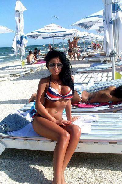 Thomasena from Jeffersonville, Indiana is looking for adult webcam chat