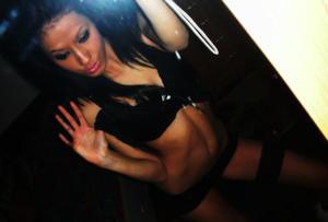 Mahalia from Porthill, Idaho is looking for adult webcam chat