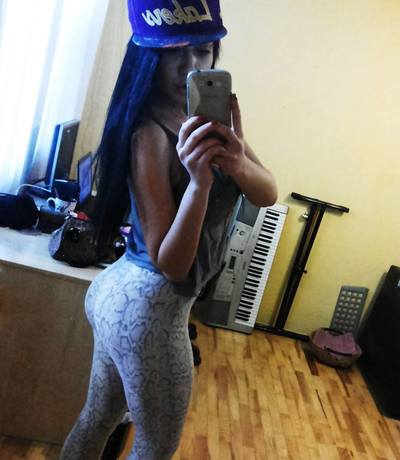 Looking for local cheaters? Take Vashti from Cherry Hill, New Jersey home with you