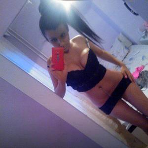 Dominica from Redmond, Utah is looking for adult webcam chat