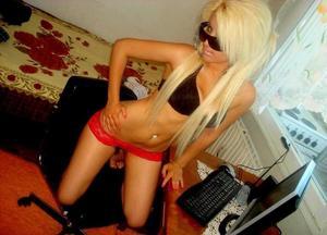 Dorthey from Plymouth, Nebraska is looking for adult webcam chat