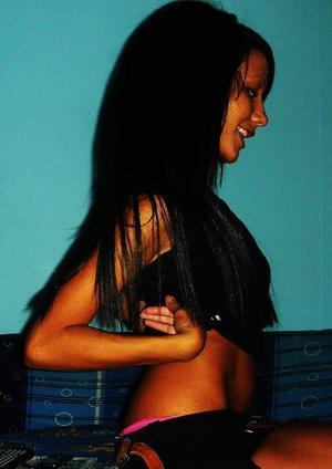 Claris from Chepachet, Rhode Island is looking for adult webcam chat