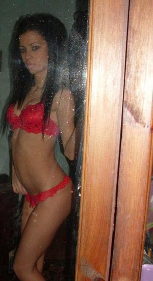 Tama from Wildwood, Florida is looking for adult webcam chat