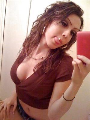 Looking for girls down to fuck? Ofelia from Overland, Missouri is your girl