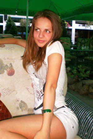 Iona from Blanding, Utah is looking for adult webcam chat