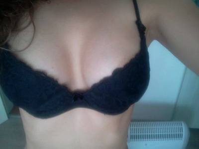 Helene from Cosmopolis, Washington is looking for adult webcam chat