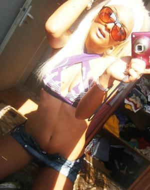 Kathyrn from Lucas, Kansas is looking for adult webcam chat