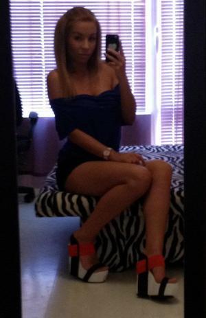 Leonarda from Huntsville, Missouri is looking for adult webcam chat