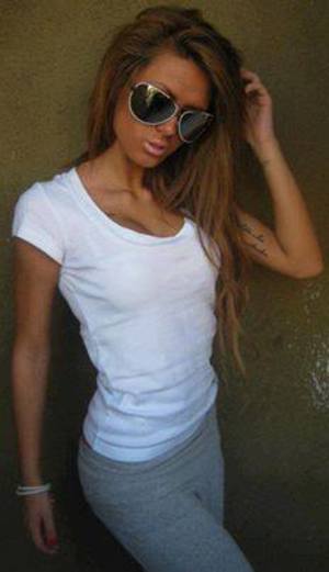 Shonda from Sturgeon Bay, Wisconsin is looking for adult webcam chat